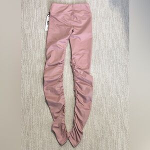 Alo Yoga Women's XS Glossy Ruched Idol Leggings Rosewater High Waist Performance